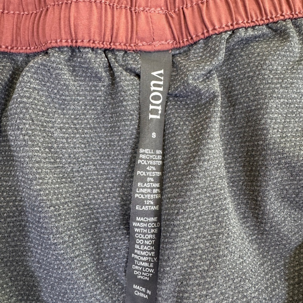 Vuori Running Short Lot of 2 Women Small Black Red Clementine Dash 2" Inseam Gym - Picture 13 of 16